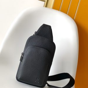 The P620 measures 16 x 33 x 5.7 cm. (Width x Height x Depth)